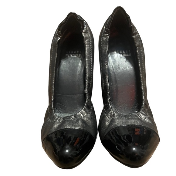 Stuart Weitzman gray and black leather cap toe pumps - Picture 3 of 11
